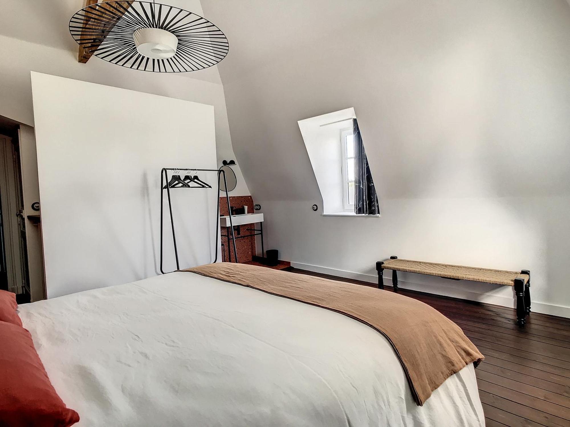 Deluxe Double Room Shower