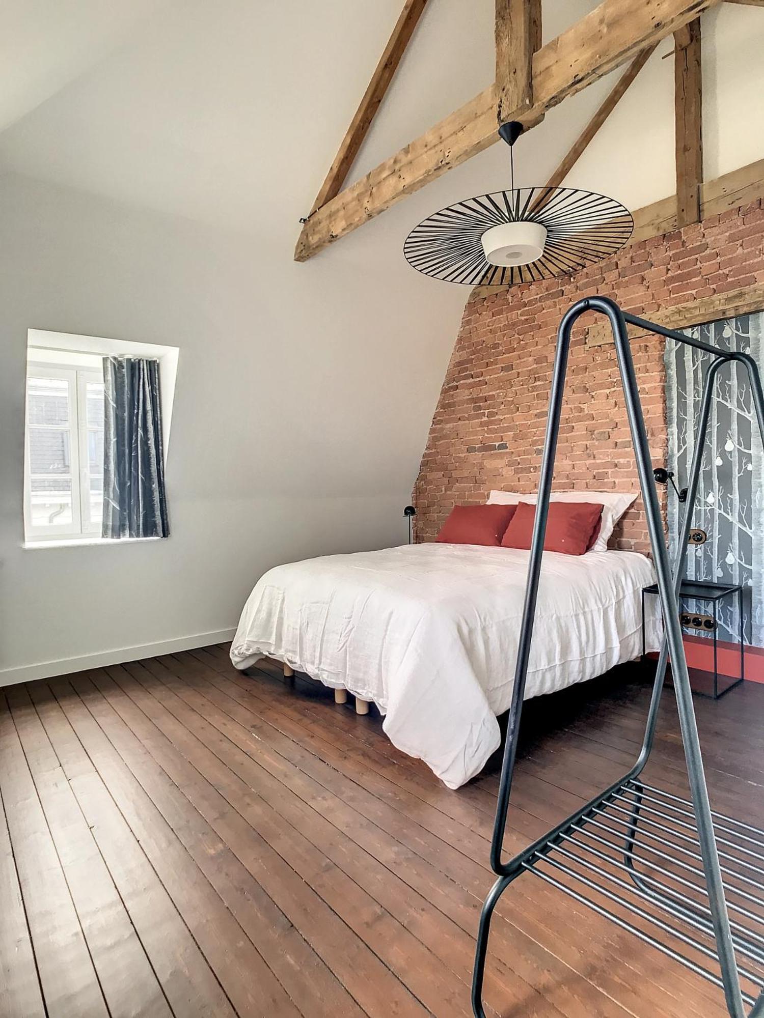Deluxe Double Room Shower