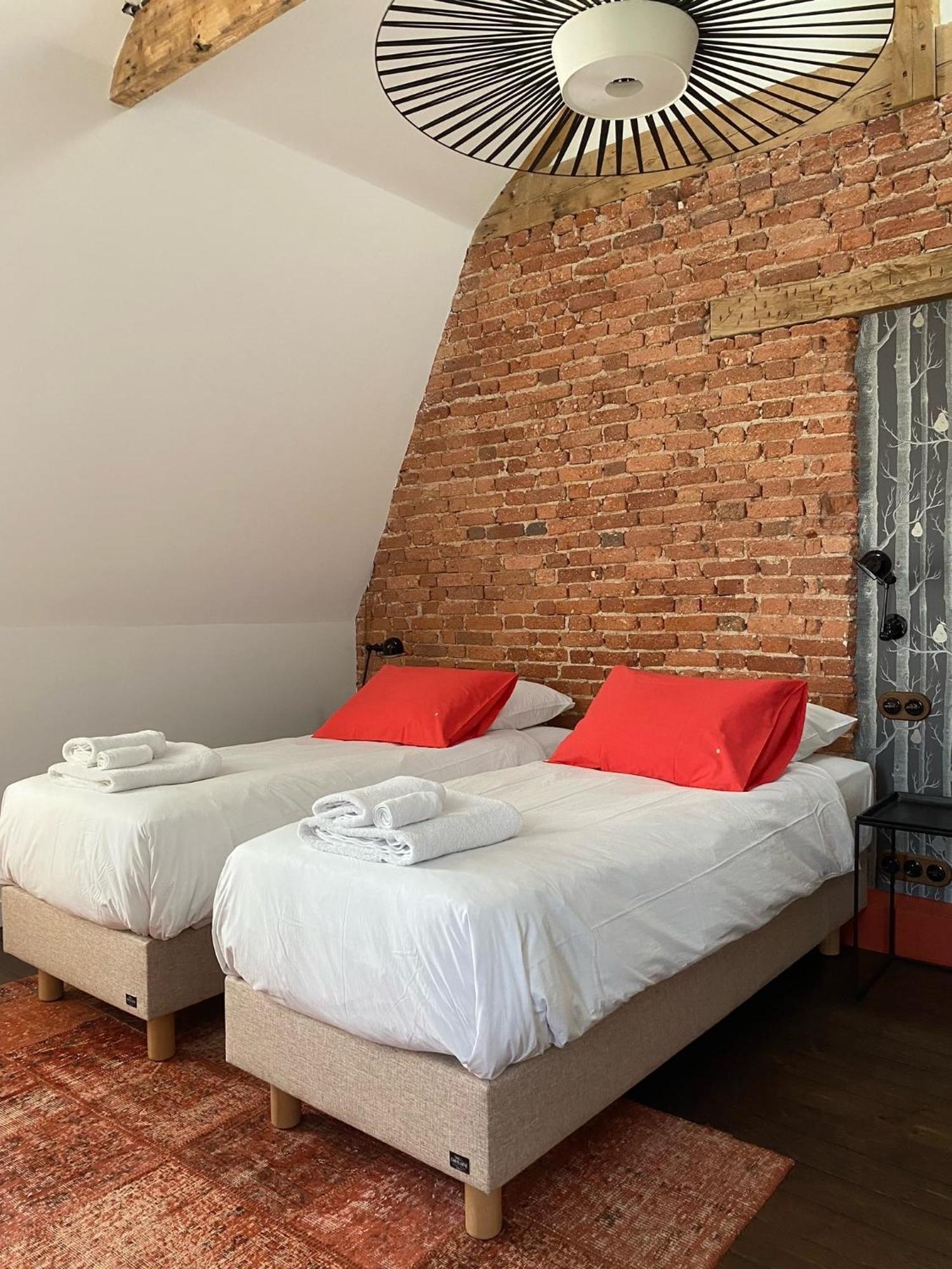 Deluxe Double Room Shower