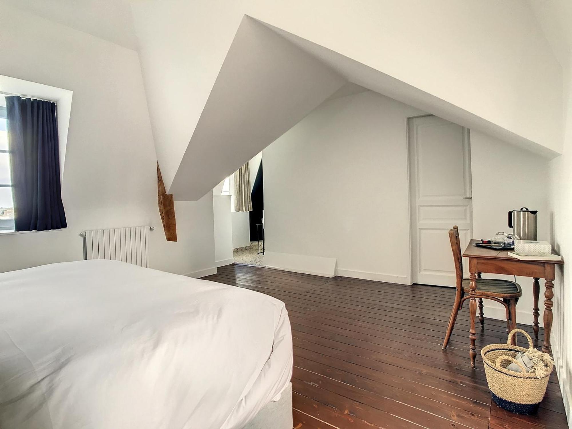 Double Room Private Bathroom